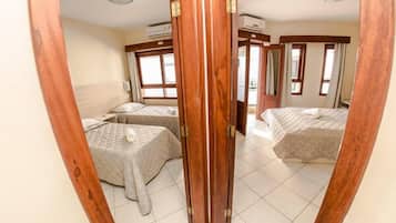 Duplex, 2 quartos (Solteiro) | Cofres nos quartos, escrivaninha, cortinas blackout, berços (sobretaxa)
