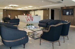 Lobby-lounge