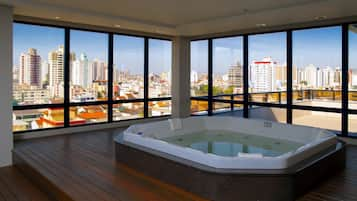 Indoor spa tub