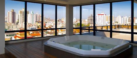 Indoor spa tub