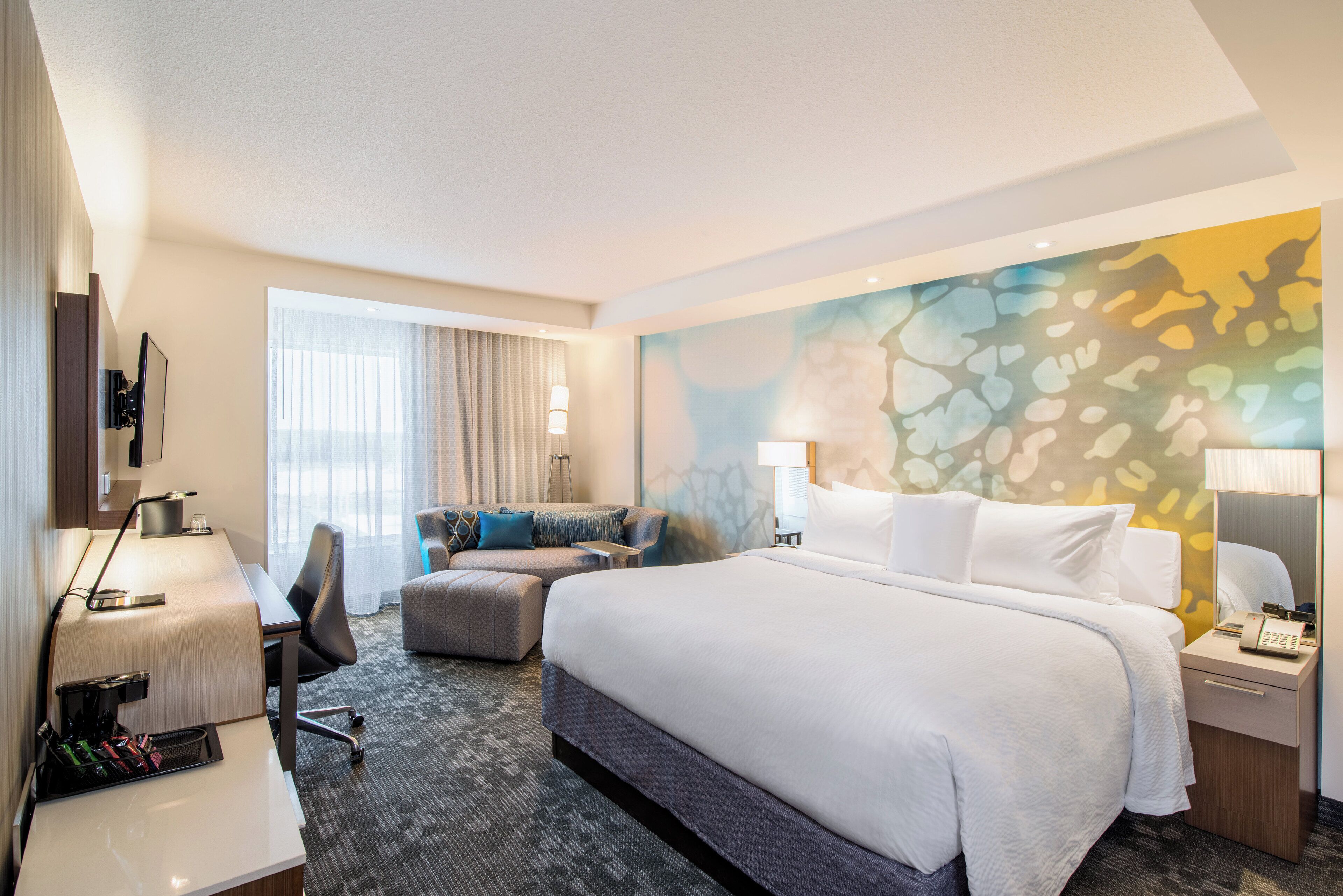 Standard King | Pillow-top beds, desk, laptop workspace, blackout curtains