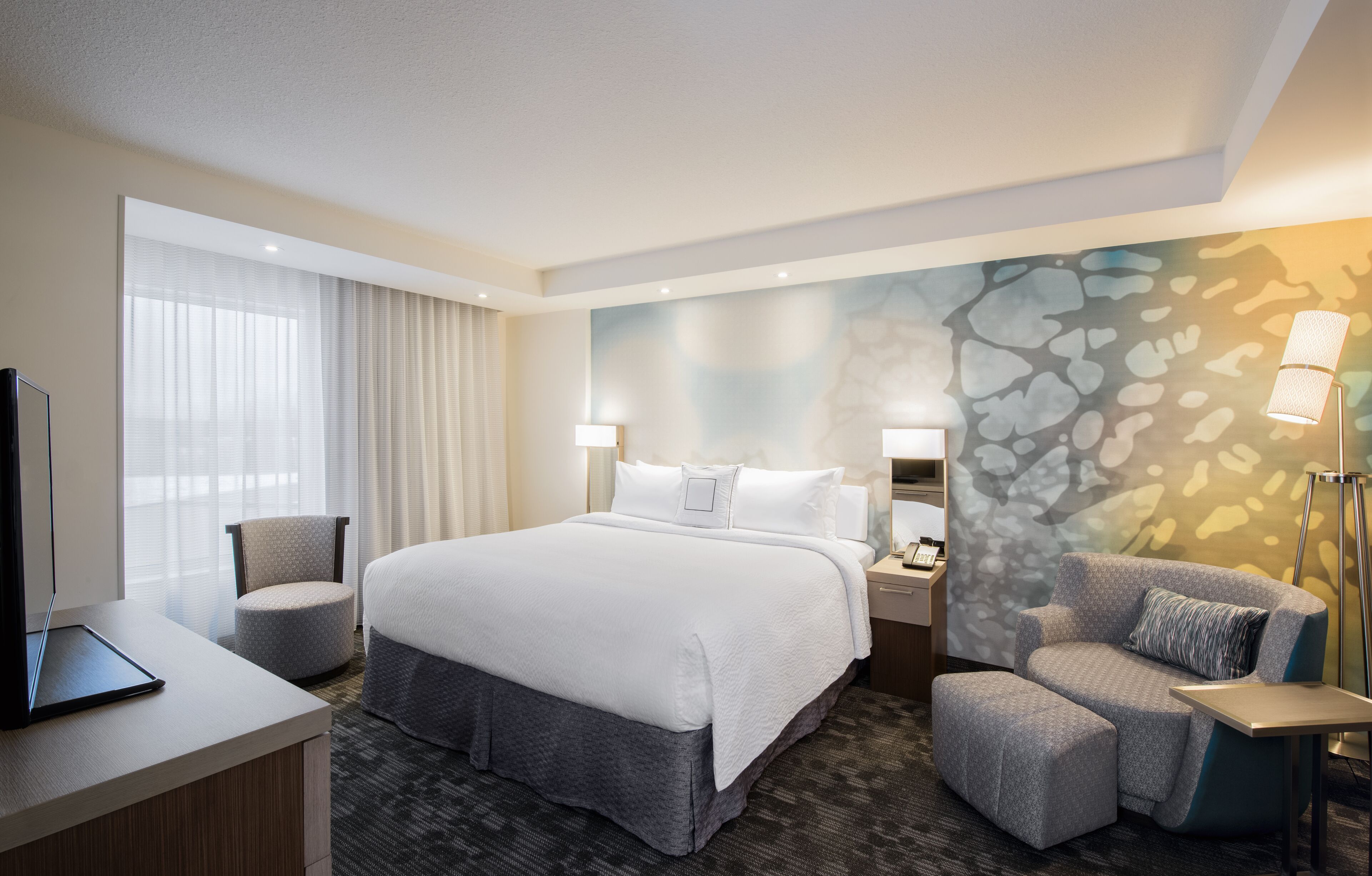 king suite | 1 bedroom, pillow-top beds, desk, laptop workspace