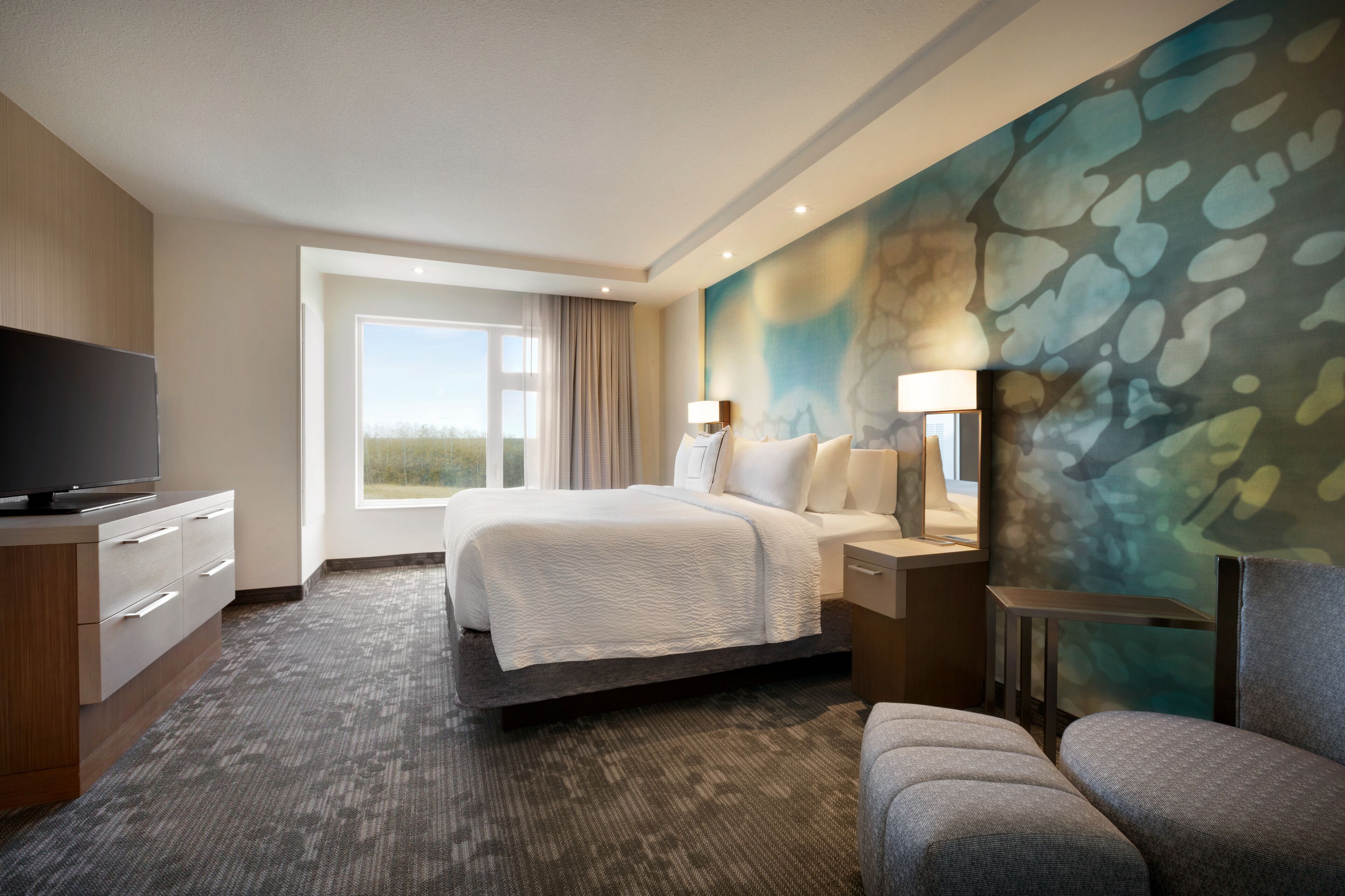 king suite | 1 bedroom, pillow-top beds, desk, laptop workspace