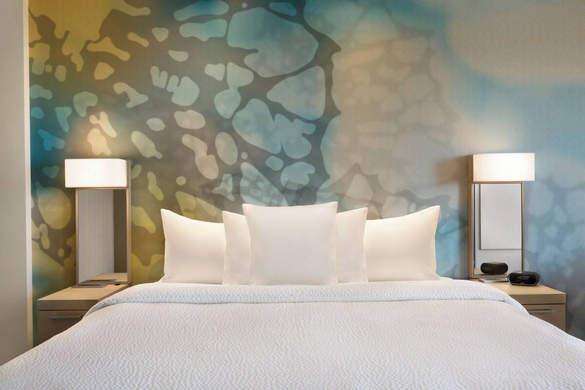 Standard King | Pillowtop beds, desk, laptop workspace, blackout drapes