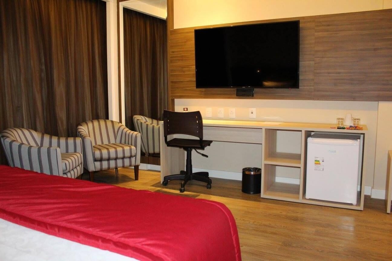 minibar, in-room safe, desk, blackout curtains