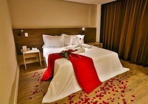 Minibar, in-room safe, desk, blackout drapes - Ibiza Plaza Hotel (Anapolis)