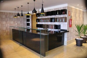 Bar (on property) - Ibiza Plaza Hotel (Anapolis)
