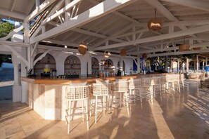 2 restaurants, breakfast served, Turkish cuisine - Wyndham Datca Perili Bay (Datça)