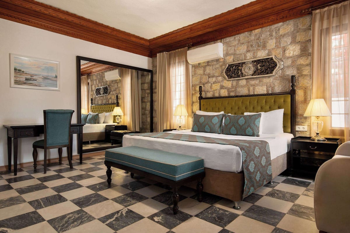 Room, 1 Queen Bed, Accessible, Garden View