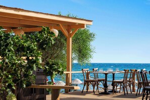 2 restaurants, breakfast served - Wyndham Datca Perili Bay (Datça)