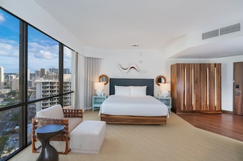 Suite, 1 King Bed with Sofa bed, Mountain View | Premium bedding, in-room safe, blackout drapes, iron/ironing board at Hyatt Centric Waikiki Beach