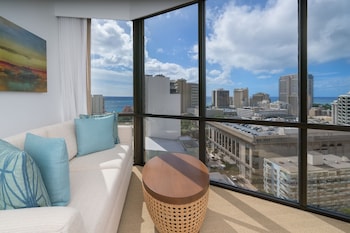 Deluxe Room, 1 King Bed, Ocean View | Premium bedding, in-room safe, blackout drapes, iron/ironing board at Hyatt Centric Waikiki Beach