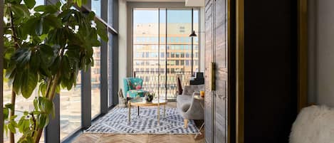 Studio Suite | Hypo-allergenic bedding, pillowtop beds, in-room safe
