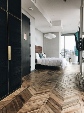 Allergikerbettwaren, Pillowtop-Betten, Zimmersafe, individuell dekoriert