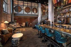 2 bars/lounges, poolside bar - Arlo Williamsburg (Brooklyn)