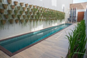 حمّام سباحة خارجي