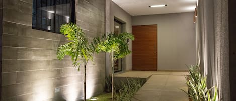 Entrada al alojamiento