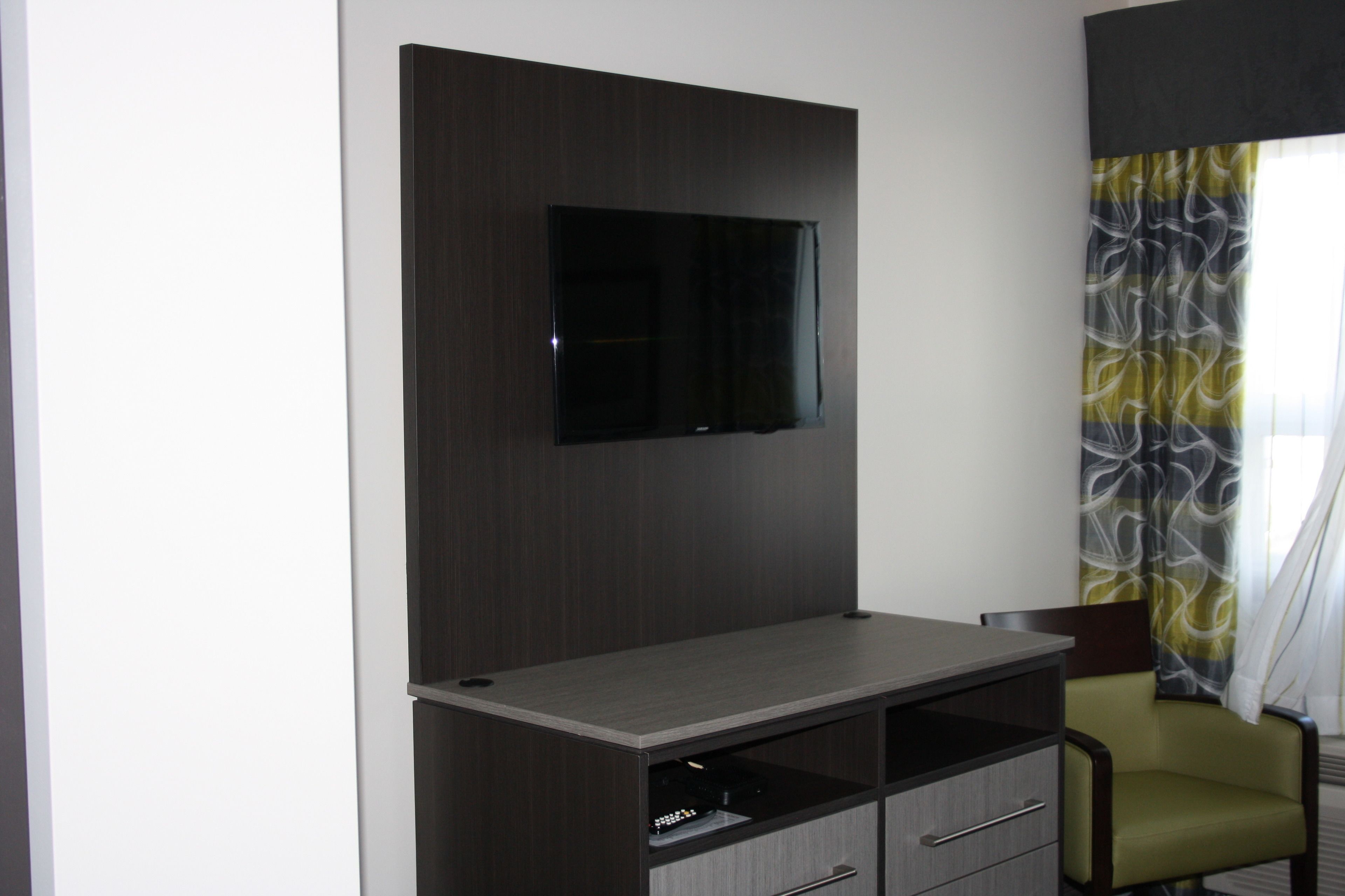 suite, 1 bedroom, kitchenette (not pet friendly) | desk, soundproofing, iron/ironing board, free wifi