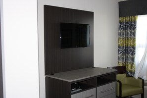 Suite, 1 Bedroom, Kitchenette (Not Pet Friendly) - Crossroads Inn & Suites (Paradise)