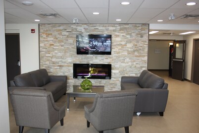 Crossroads Inn & Suites