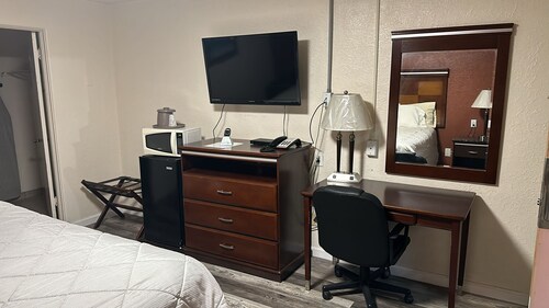 Deluxe Inn Of Roswell