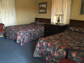 Standard Room (2 Full Beds) | Free WiFi - Travel Inn (Cave City)