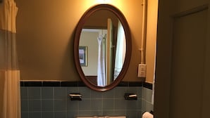 Unclassified image, 2 of 13, button - Travel Inn (Cave City)