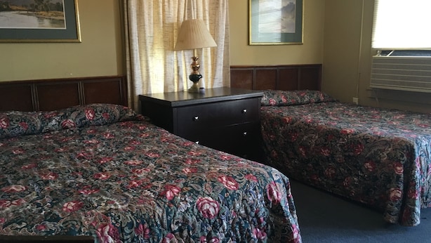 Unclassified image, 1 of 13, button - Travel Inn (Cave City)
