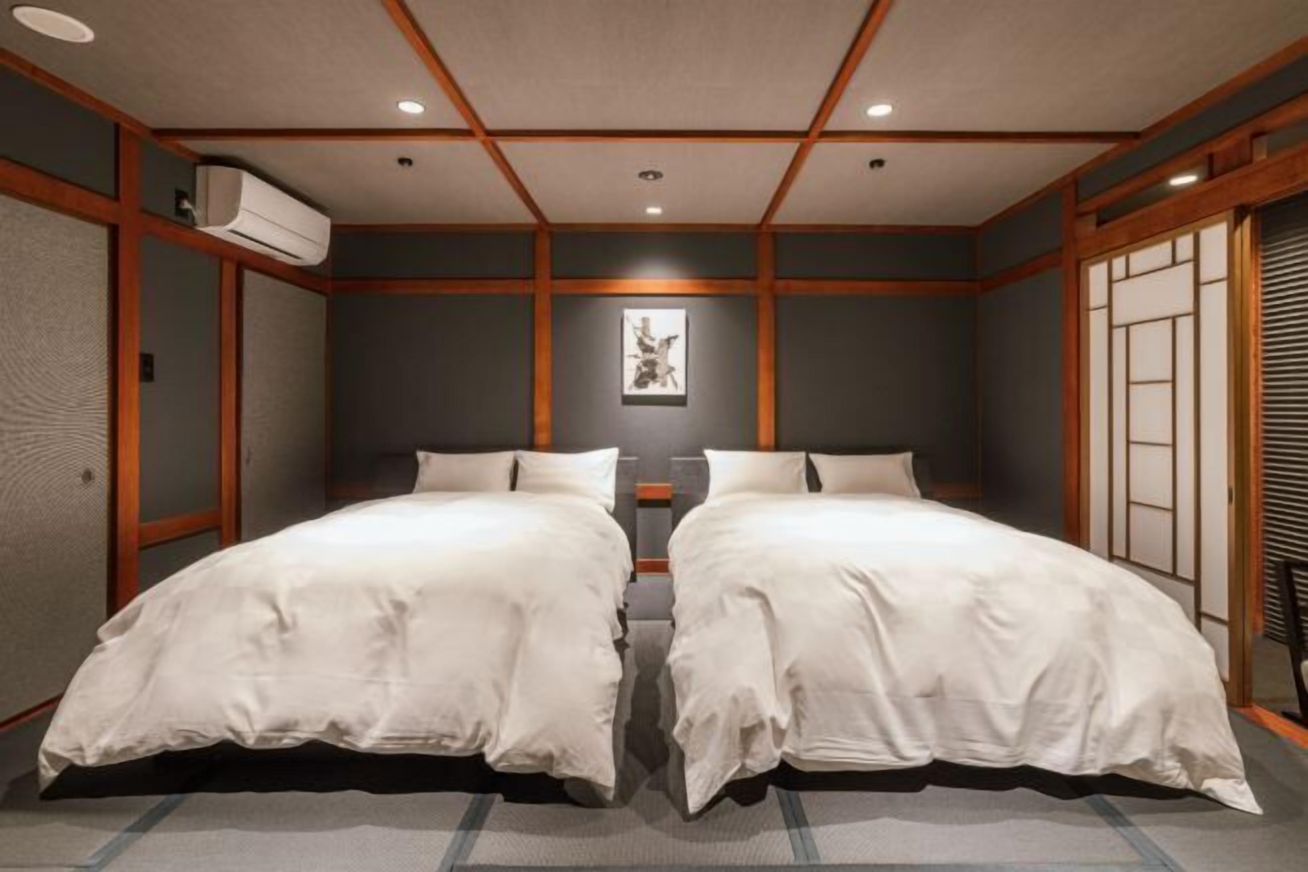 Premium bedding, in-room safe, free WiFi, bed sheets