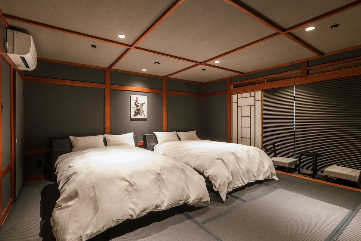 Habitació, no fumadors (JapaneseStyle w/Bed, Breakfast&Dinner) | 1 dormitori, roba de llit d'alta qualitat i caixa forta a l'habitació