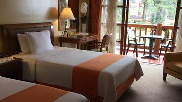 Premium bedding, minibar, in-room safe, desk