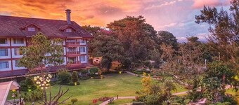 더 매너 앳 캠프 존 헤이