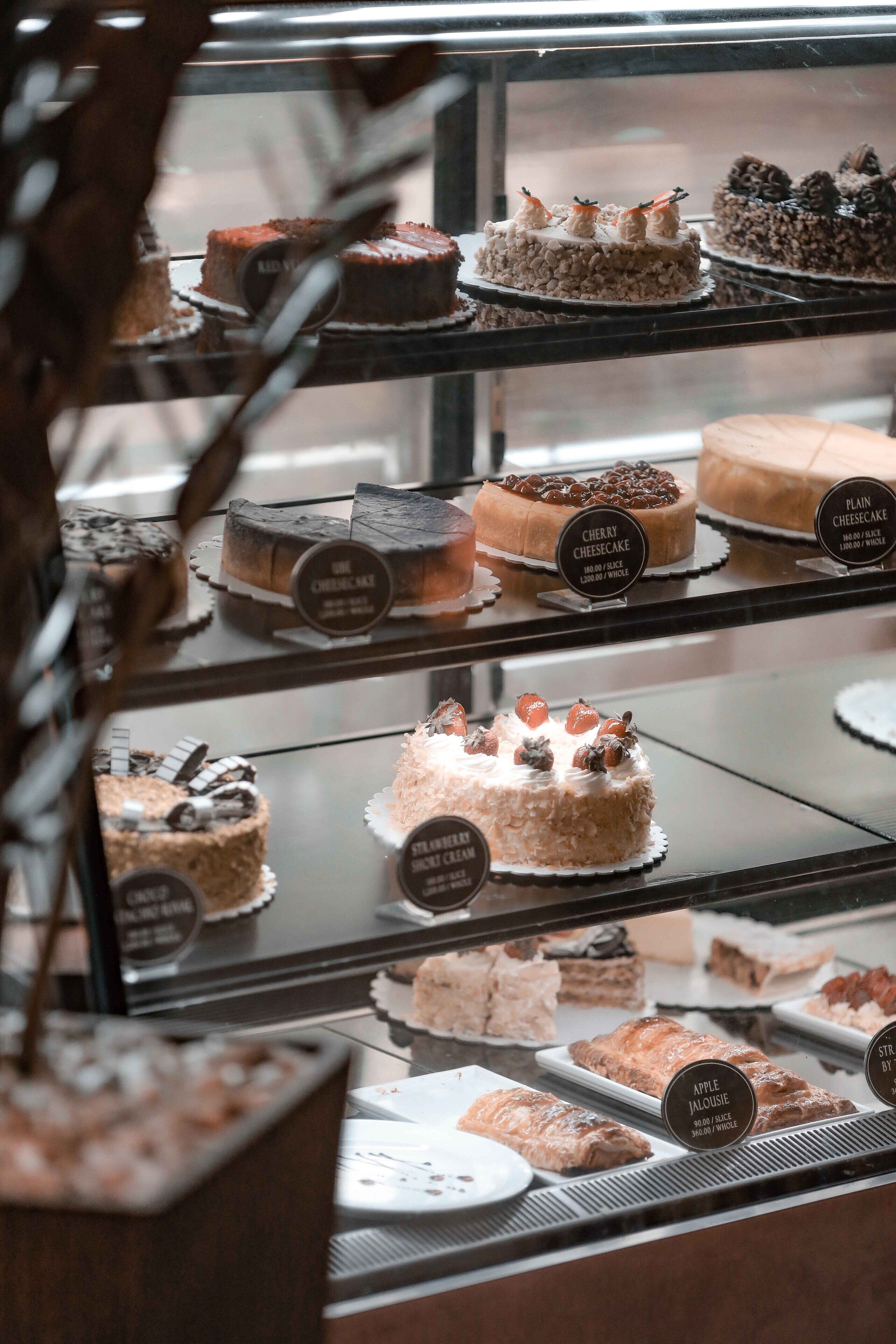 breakfast, lunch, dinner served; international cuisine, garden views