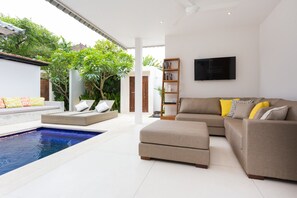 Flat-screen TV - Allure Villas (Seminyak)