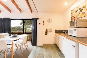 Cottage, 2 Bedrooms, Sea View | Private kitchen | Fridge, microwave, stovetop, coffee/tea maker