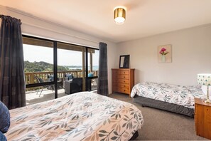 Apartment, 3 Bedrooms, Sea View | Iron/ironing board, free cots/infant beds, free WiFi, bed sheets - Allure Lodge (Paihia)