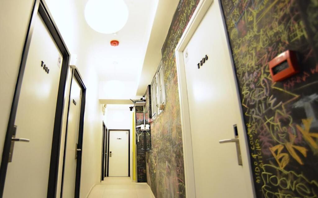 ห้องพักรวม, ผู้หญิงเท่านั้น