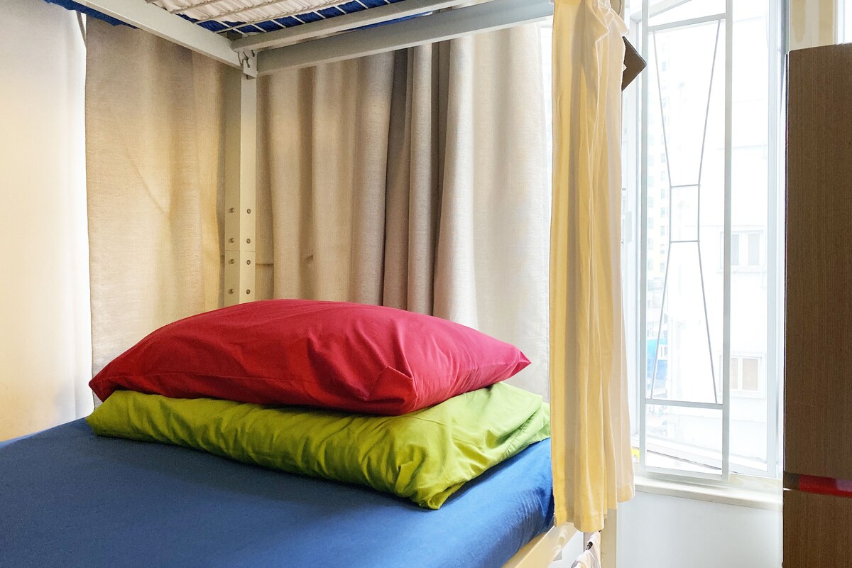 6-Bed Mixed Dormitory Room
