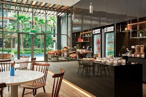 Inbegriffenes kontinentales Frühstück unter der Woche