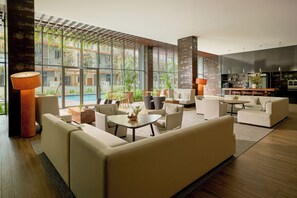 Lobby sitting area - Oasia Residence Singapore (Singapore)