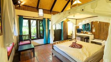 Desk, cots/infant beds, rollaway beds