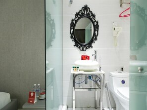 Bathroom - OYO Rooms Fahrenheit Mall (Kuala Lumpur)