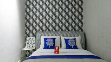 Standard Double or Twin Room, 1 Bedroom, Private Bathroom | Peti besi dalam bilik, meja, Wi-fi percuma