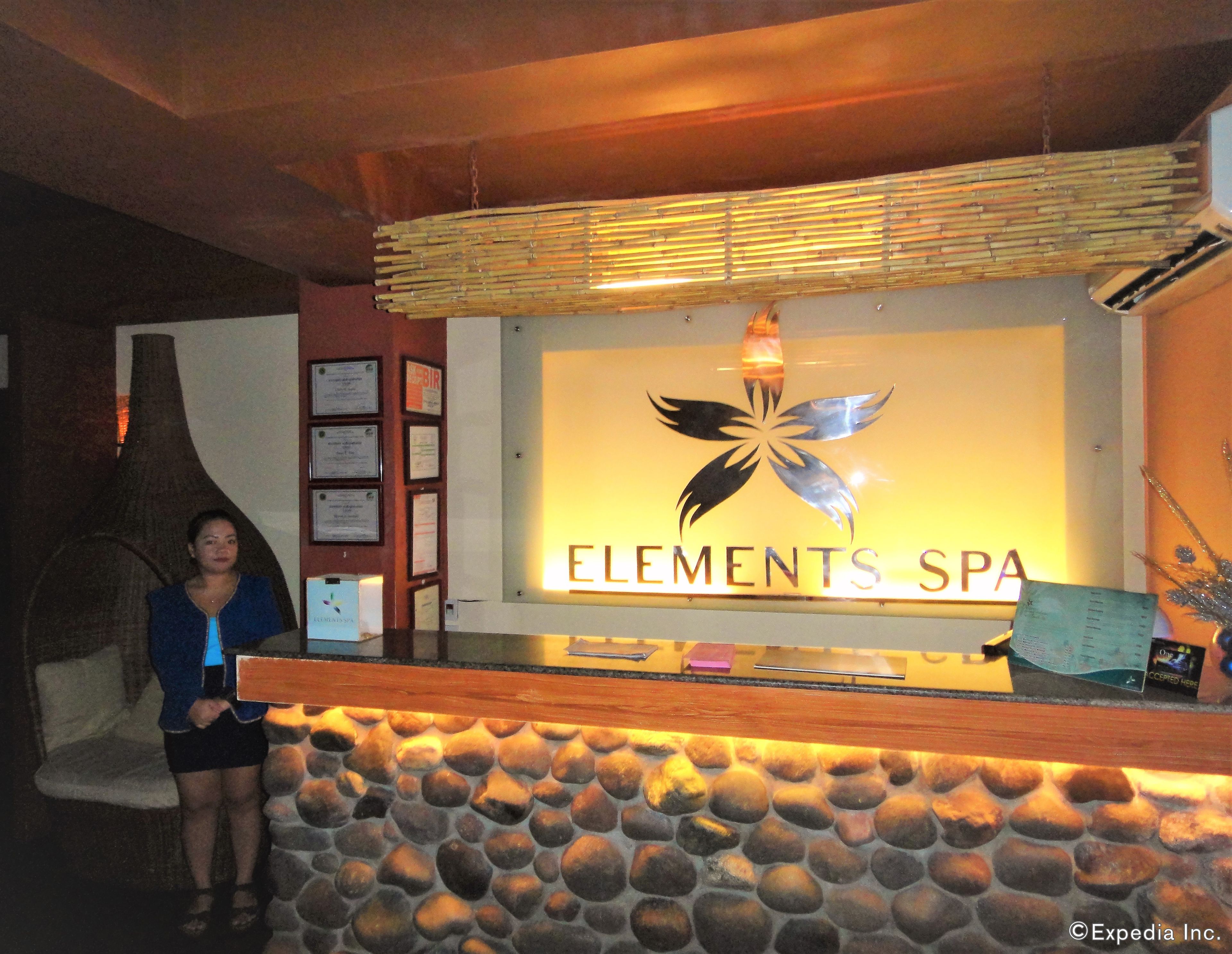 Steam room, body wraps, body scrubs, facials
