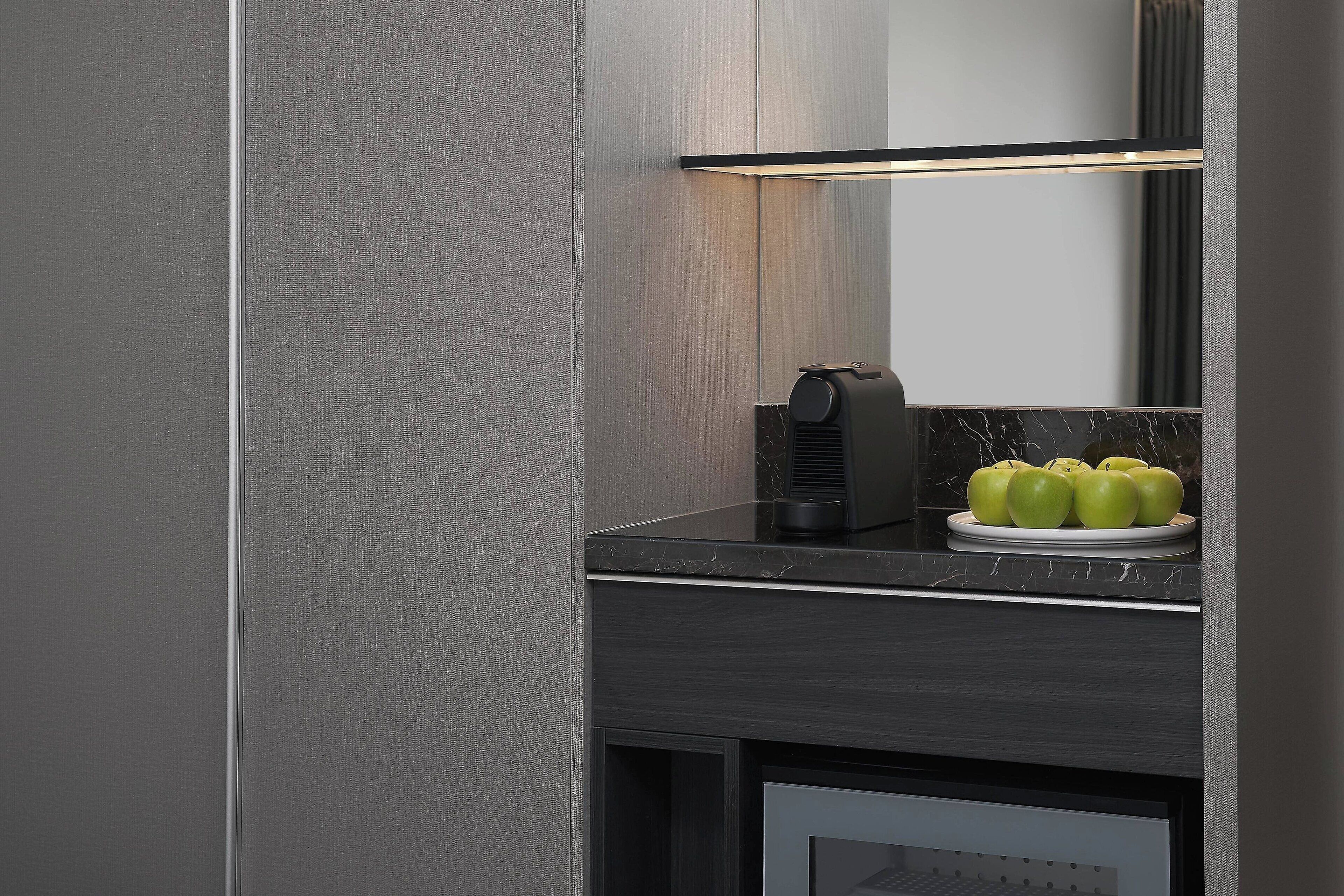 minibar, in-room safe, desk, laptop workspace