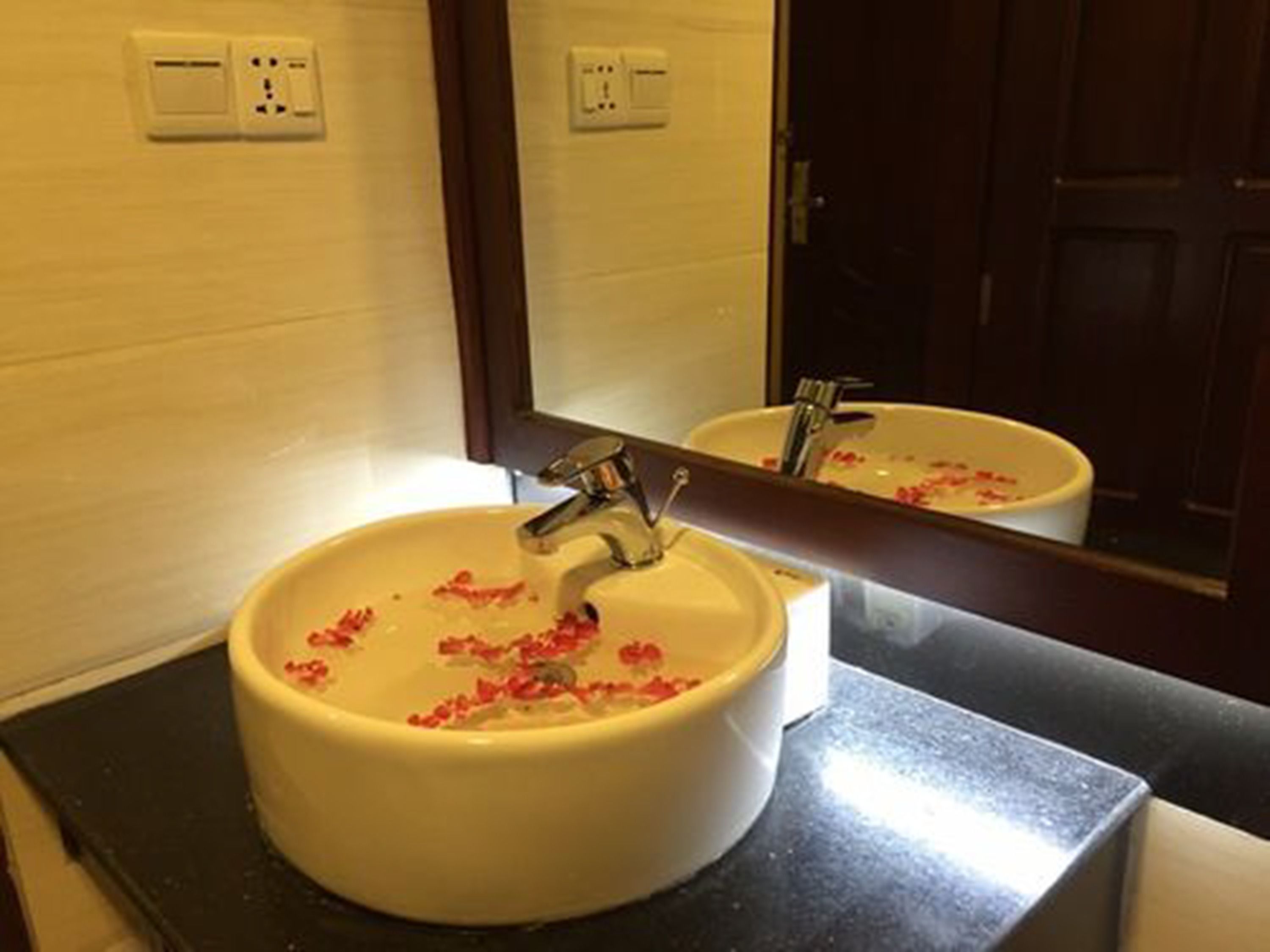 royal superior room | bathroom sink