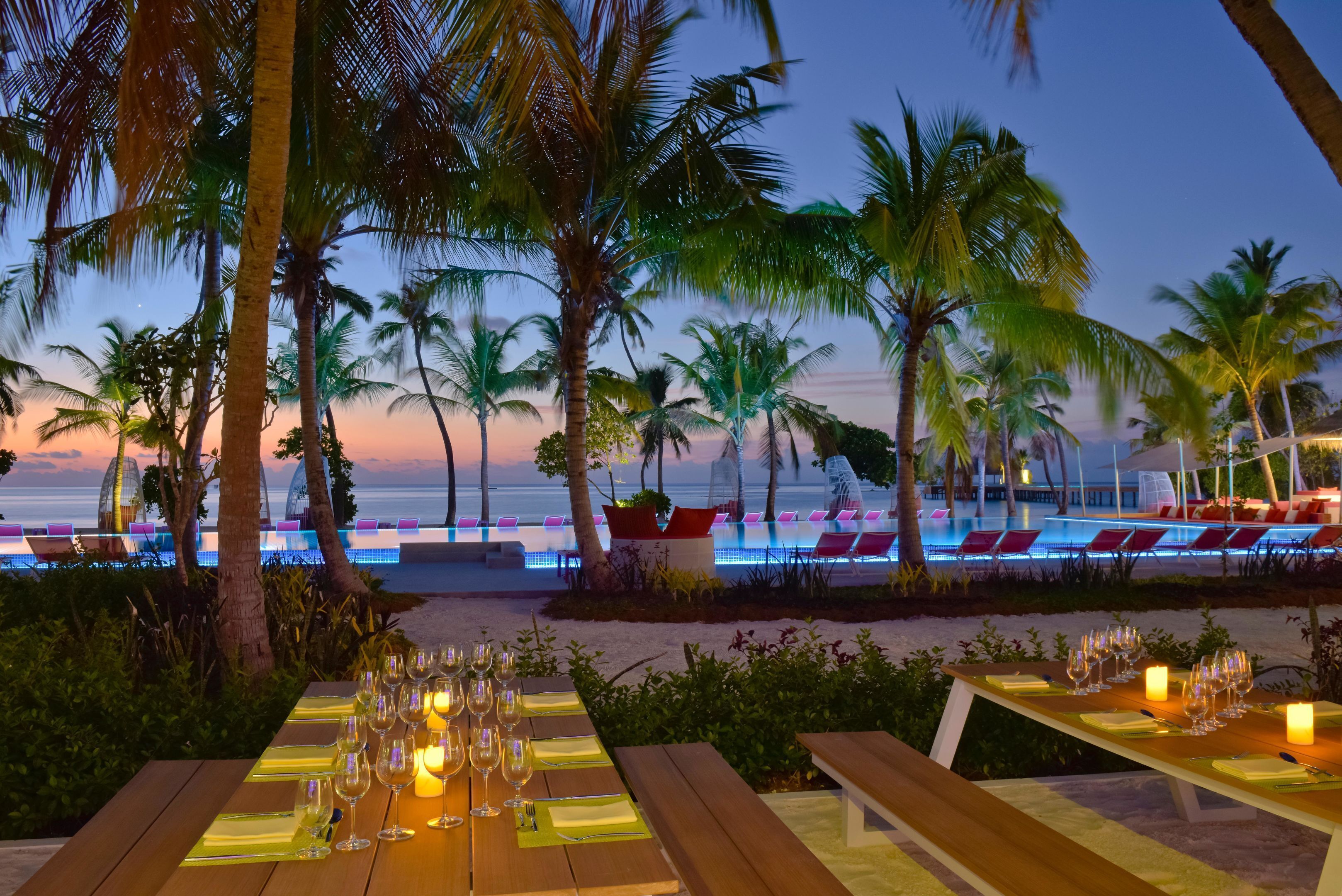 4 restaurants; breakfast, lunch, and dinner served