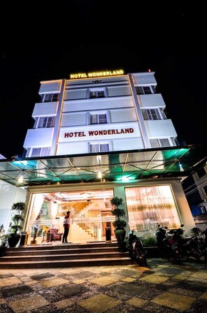 Porch - Hotel Wonderland (Mandalay)