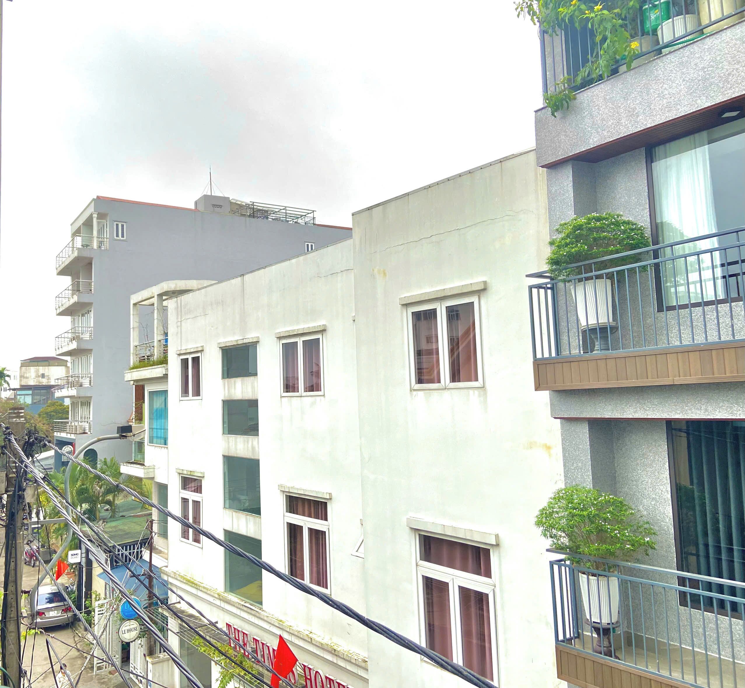 family studio suite, 2 queen beds | view from room