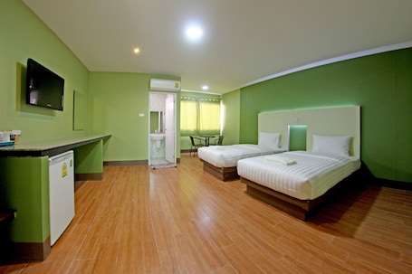 Standard Twin Room | Desk, rollaway beds, free WiFi